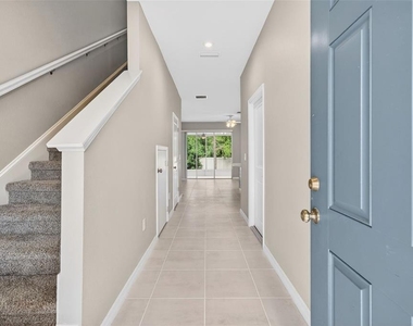 6425 Fairmont Lane - Photo Thumbnail 7