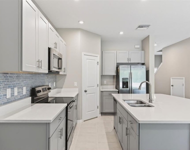 6425 Fairmont Lane - Photo Thumbnail 19