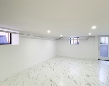 115 Carlton Avenue - Photo Thumbnail 2