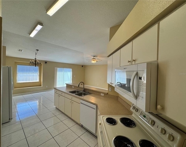 4707 Ramshead Drive - Photo Thumbnail 14