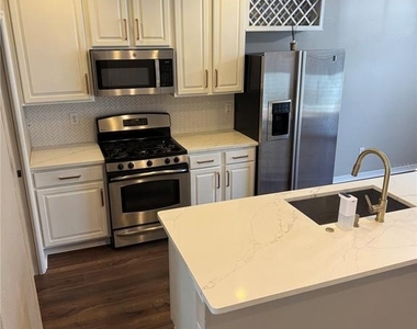 11543 Fountainhead Drive - Photo Thumbnail 23