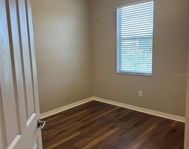 11543 Fountainhead Drive - Photo Thumbnail 10