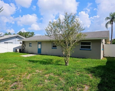 5718 45th Avenue N - Photo Thumbnail 16