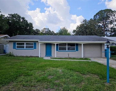 5718 45th Avenue N - Photo Thumbnail 1