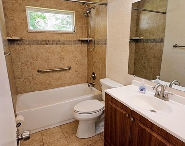 5718 45th Avenue N - Photo Thumbnail 12