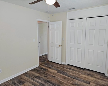 5718 45th Avenue N - Photo Thumbnail 9