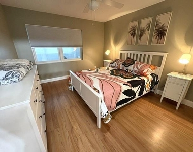 2202 Clubhouse Drive - Photo Thumbnail 13