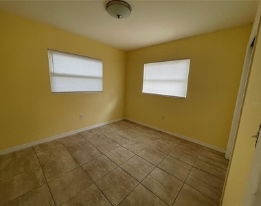 319 N Jupiter Avenue - Photo Thumbnail 6