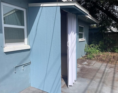 319 N Jupiter Avenue - Photo Thumbnail 2
