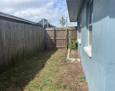 319 N Jupiter Avenue - Photo Thumbnail 10