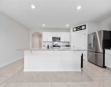 1687 Park Side Avenue - Photo Thumbnail 5