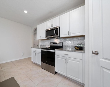 1687 Park Side Avenue - Photo Thumbnail 4