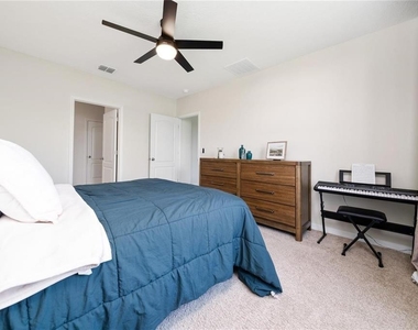 1687 Park Side Avenue - Photo Thumbnail 10