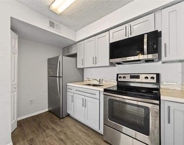 2213 Grand Cayman Court - Photo Thumbnail 7