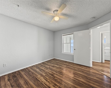 2213 Grand Cayman Court - Photo Thumbnail 11
