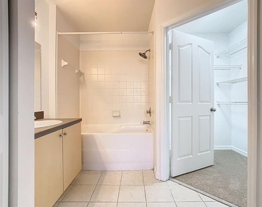 720 Siena Palm Drive - Photo Thumbnail 18