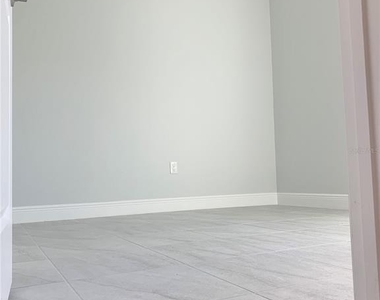 746 Camel Court - Photo Thumbnail 11