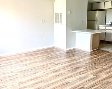 2201 Key West Court - Photo Thumbnail 11
