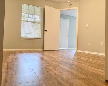 2201 Key West Court - Photo Thumbnail 7