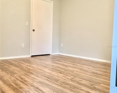 2201 Key West Court - Photo Thumbnail 5