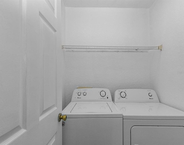 3006 Thornton Drive - Photo Thumbnail 27