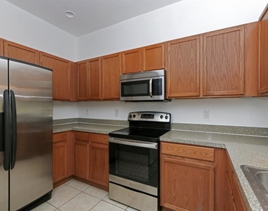 3006 Thornton Drive - Photo Thumbnail 6