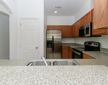 3006 Thornton Drive - Photo Thumbnail 7