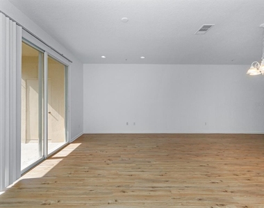 3006 Thornton Drive - Photo Thumbnail 11
