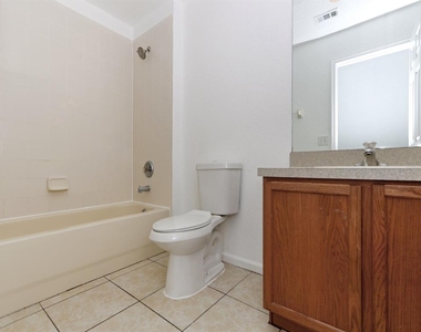 3006 Thornton Drive - Photo Thumbnail 26