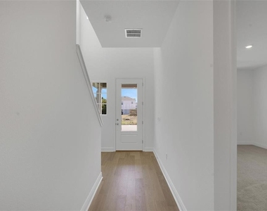 10017 Peebles Street - Photo Thumbnail 17