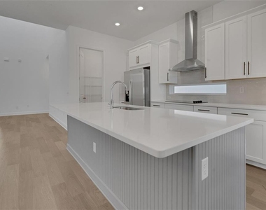 10017 Peebles Street - Photo Thumbnail 6