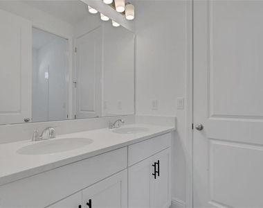 10017 Peebles Street - Photo Thumbnail 21