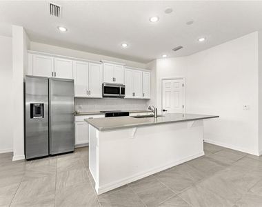 646 Duke Drive - Photo Thumbnail 9