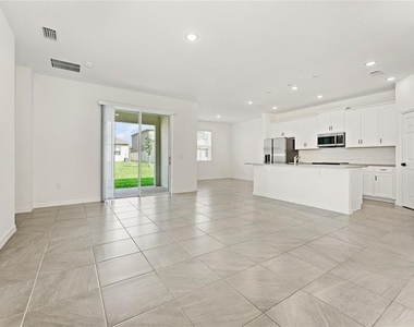 646 Duke Drive - Photo Thumbnail 8