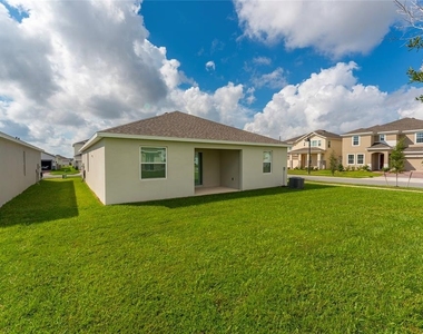 646 Duke Drive - Photo Thumbnail 3