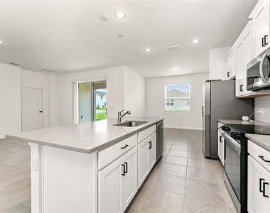 646 Duke Drive - Photo Thumbnail 11