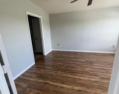 3351 Whitestone Circle - Photo Thumbnail 24