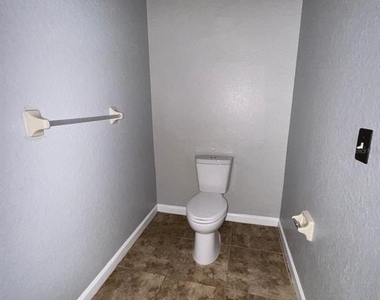 3351 Whitestone Circle - Photo Thumbnail 21