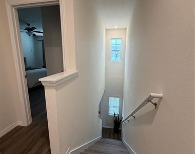 1241 Balsam Drive - Photo Thumbnail 19