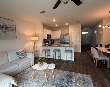 1241 Balsam Drive - Photo Thumbnail 10