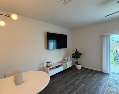 1241 Balsam Drive - Photo Thumbnail 17