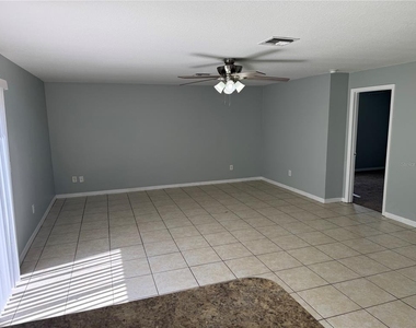 812 Hamster Place - Photo Thumbnail 4