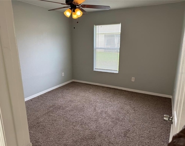812 Hamster Place - Photo Thumbnail 19
