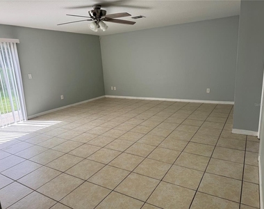 812 Hamster Place - Photo Thumbnail 3