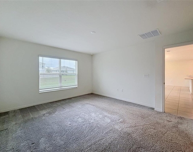 223 Summerlin Loop - Photo Thumbnail 8