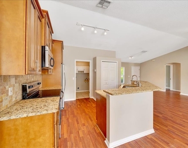 10331 Sw 45th Avenue - Photo Thumbnail 14
