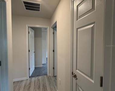 384 Marion Oaks Manor - Photo Thumbnail 17