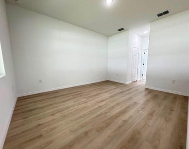 266 W Ruska Place - Photo Thumbnail 16