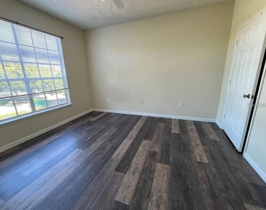 13025 Mulberry Park Drive - Photo Thumbnail 6