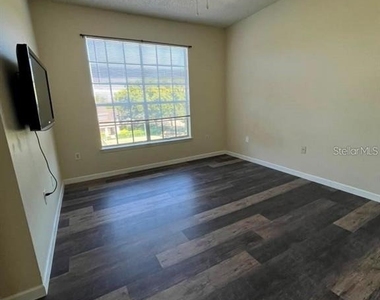 13025 Mulberry Park Drive - Photo Thumbnail 11